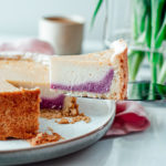 Stück veganer Käsekuchen