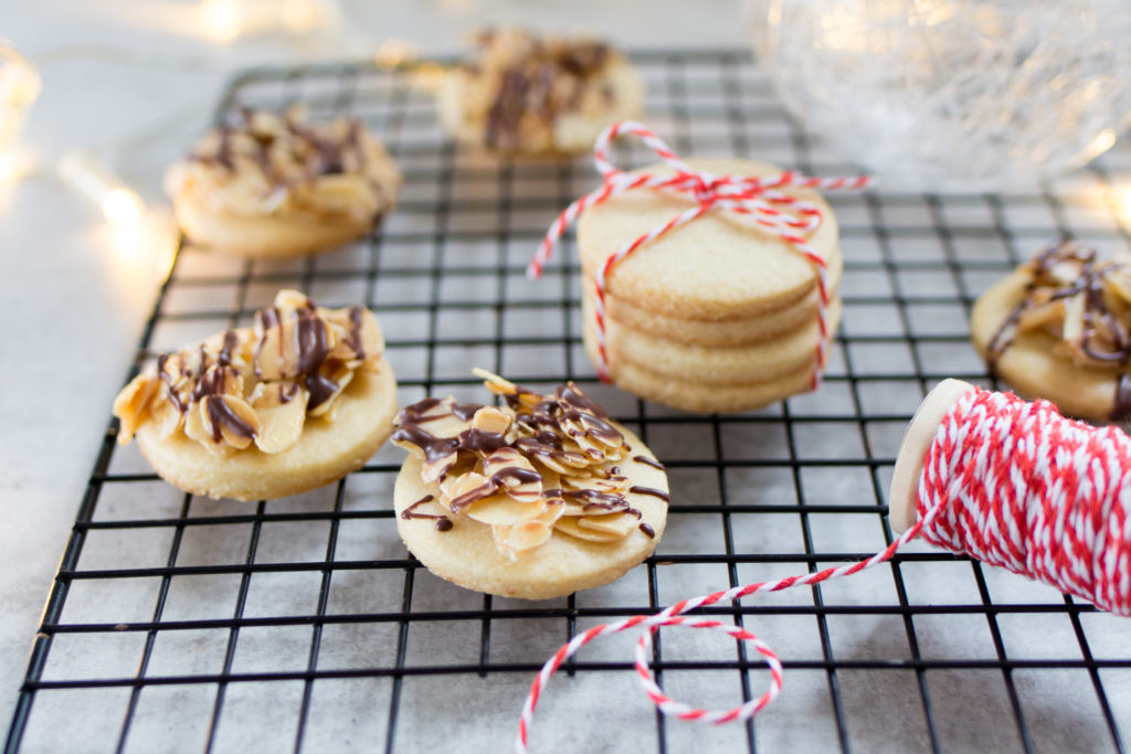 Vegane Mandel-Karamell Plätzchen vegan almond caramel cookies